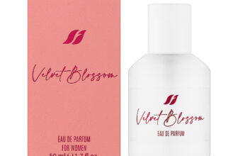 Velvet Blossom Apa de parfum Farmasi