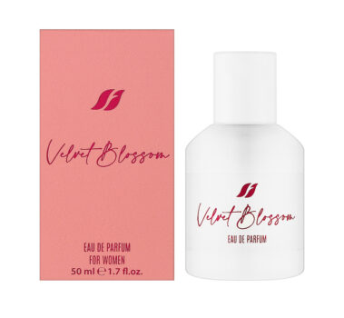 Velvet Blossom Apa de parfum Farmasi